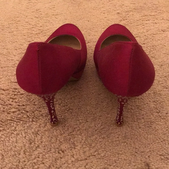 Shoes - Picture 2 of 6